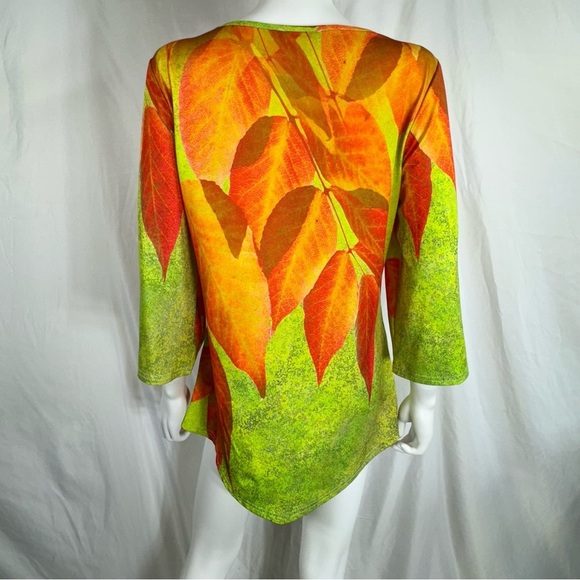 Lily by Firmiana Bright Leaf Pattern 3/4 Sleeve Tunic Top - Picture 3 of 7